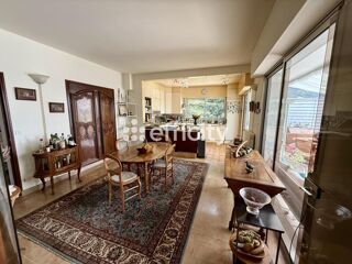  Propri�t�/ch�teau � vendre 8 pi�ces 328 m�