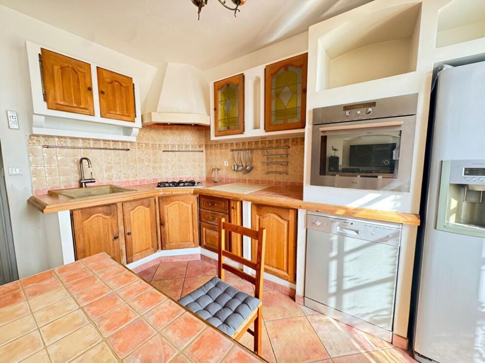 Vente Maison SAINT-VICTORET  Villa indépendante de 137 m² avec 91 m² de dépendances et fort potentiel Saint victoret