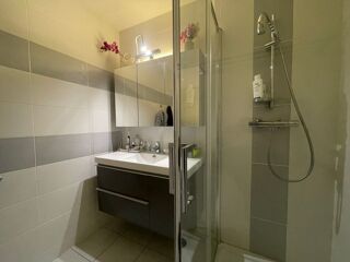  Appartement à louer 2 pièces 66 m²