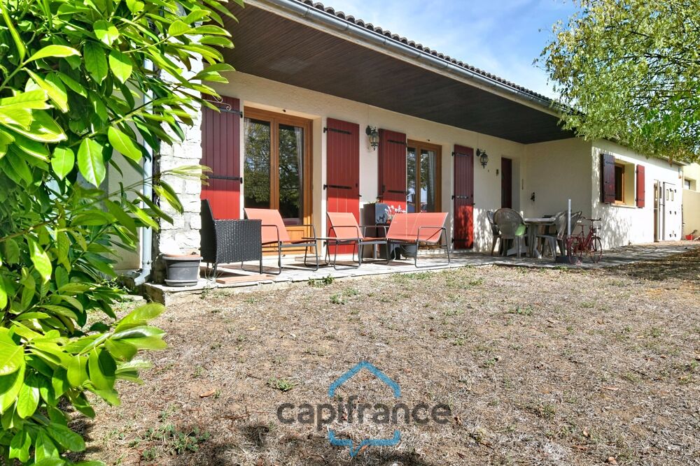 Vente Maison Maison DE PLAIN PIED à vendre  SAINT JEAN D'ANGELY (17) 5 pièces sur 800m² de terrain avec garage Saint jean d angely