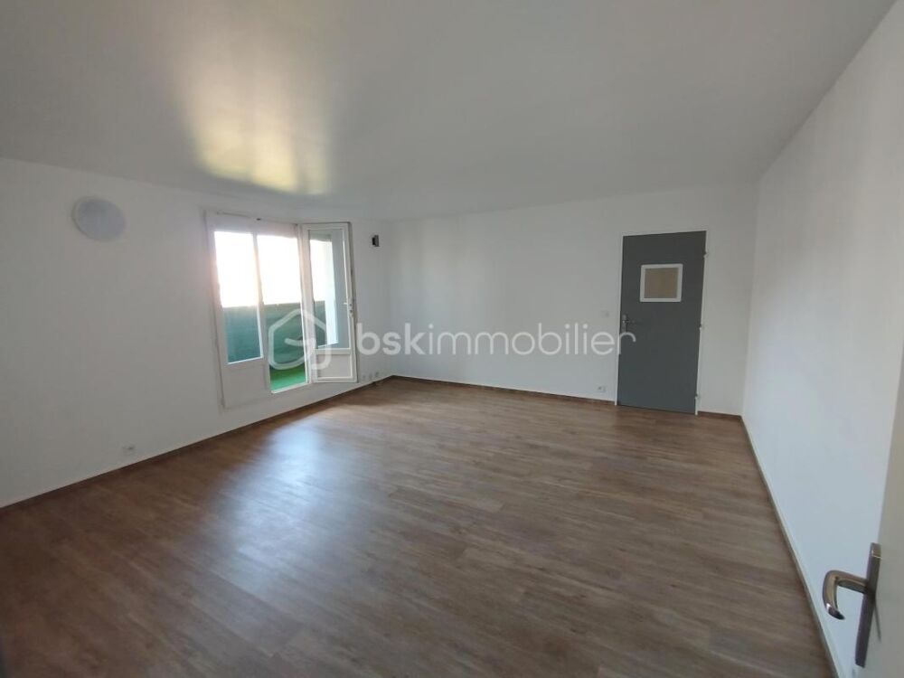 Vente Appartement Appartement 3 pièces avec balcon, place de parking et cave, proche RER A Champs-sur-Marne Noisy le grand