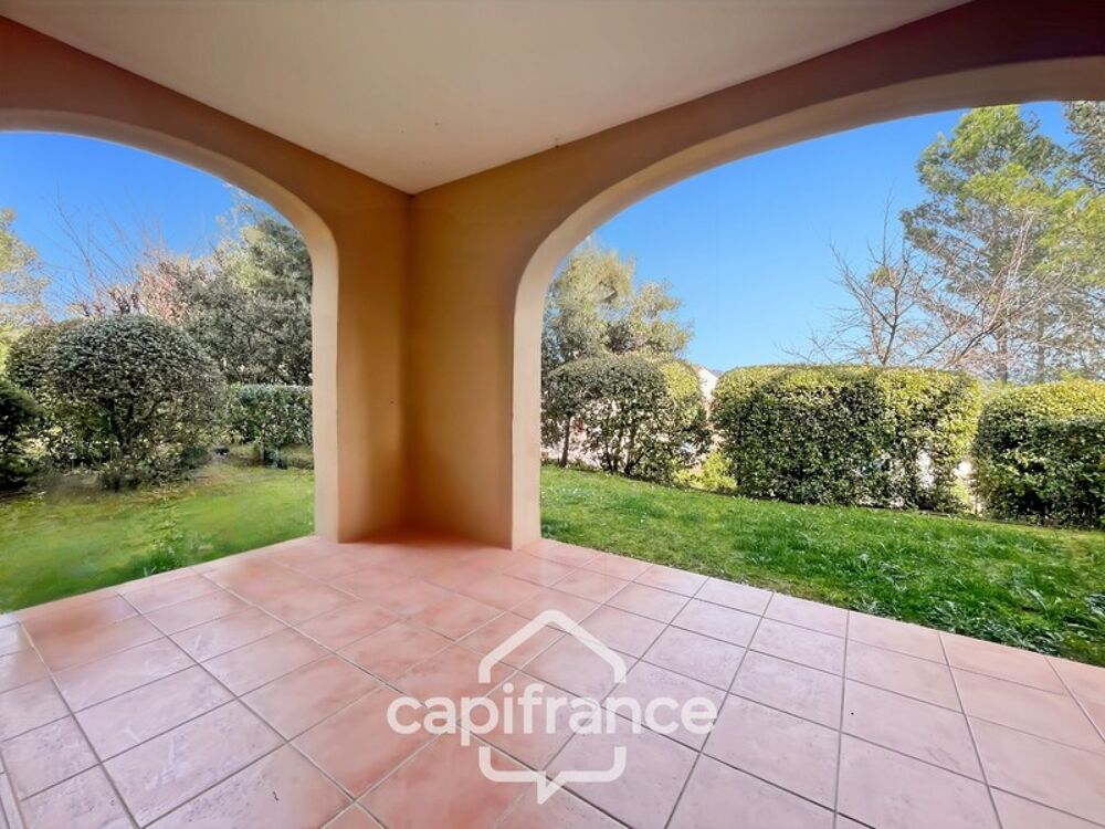 Domaine et golf de Pont Royal, appartement rare en angle et en rez-de-jardin de 42 m2 , 1 chambre double et une chambre lits sup