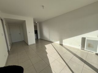 Location Appartement T2 avec terrasse et parking à FREJUS Frejus