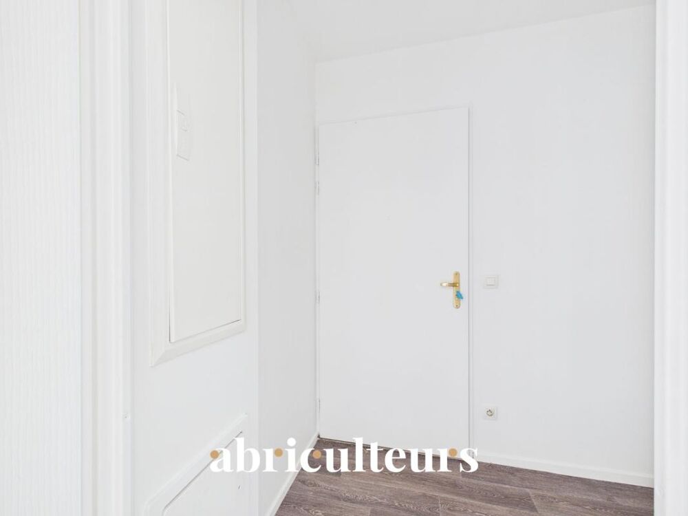 Appartement T2 de caractère rénové avec terrasse et jardin  Résidence de standing à Survilliers
