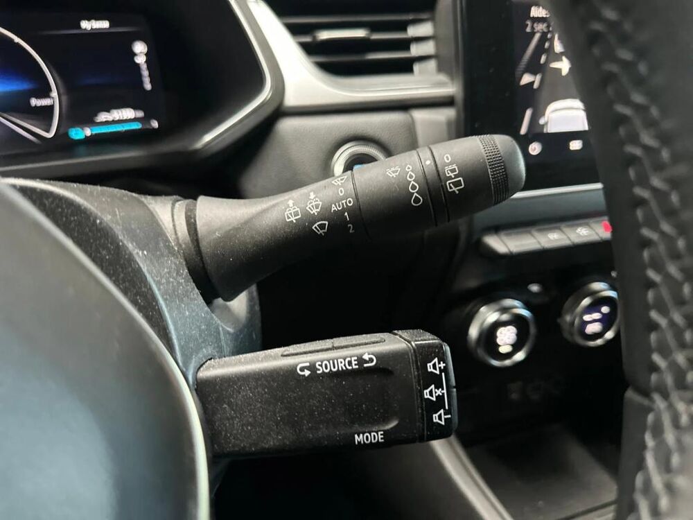 Captur II E-TECH HYBRIDE FAST TRACK - R&eacute;gulateur/limiteur CLIM Auto 2023 occasion 73000 Chambery