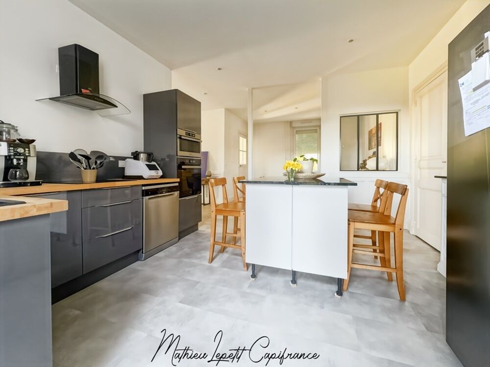 MAISON FAMILIALE ENTIÈREMENT RÉNOVÉE  VOLUMES GÉNÉREUX 7 PIECES PERIGUEUX (24)