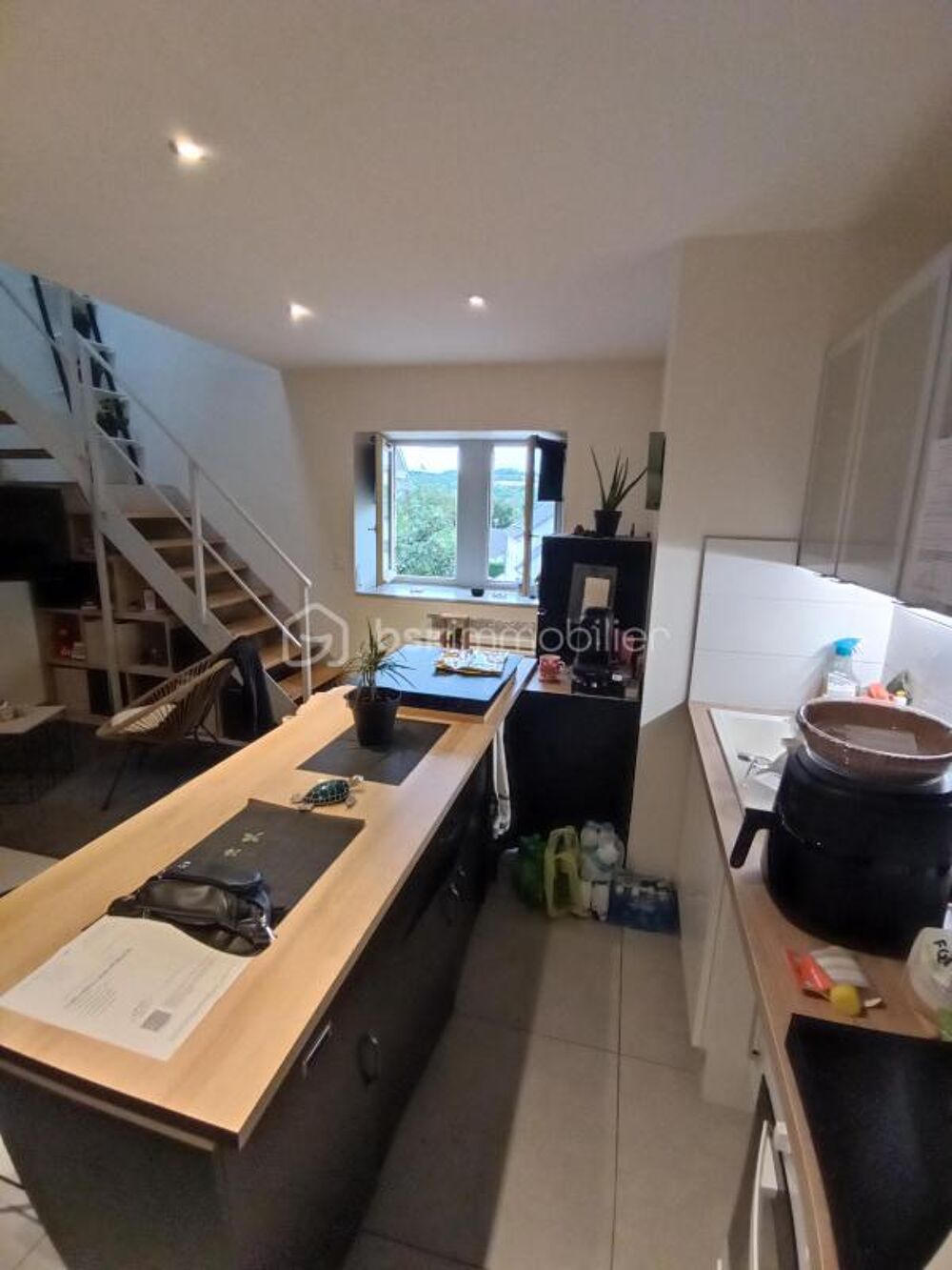 LE CHARME POUR CE SUPERBE APPARTEMENT T2 DUPLEX RECENT AVEC TERRASSE DANS MAISON