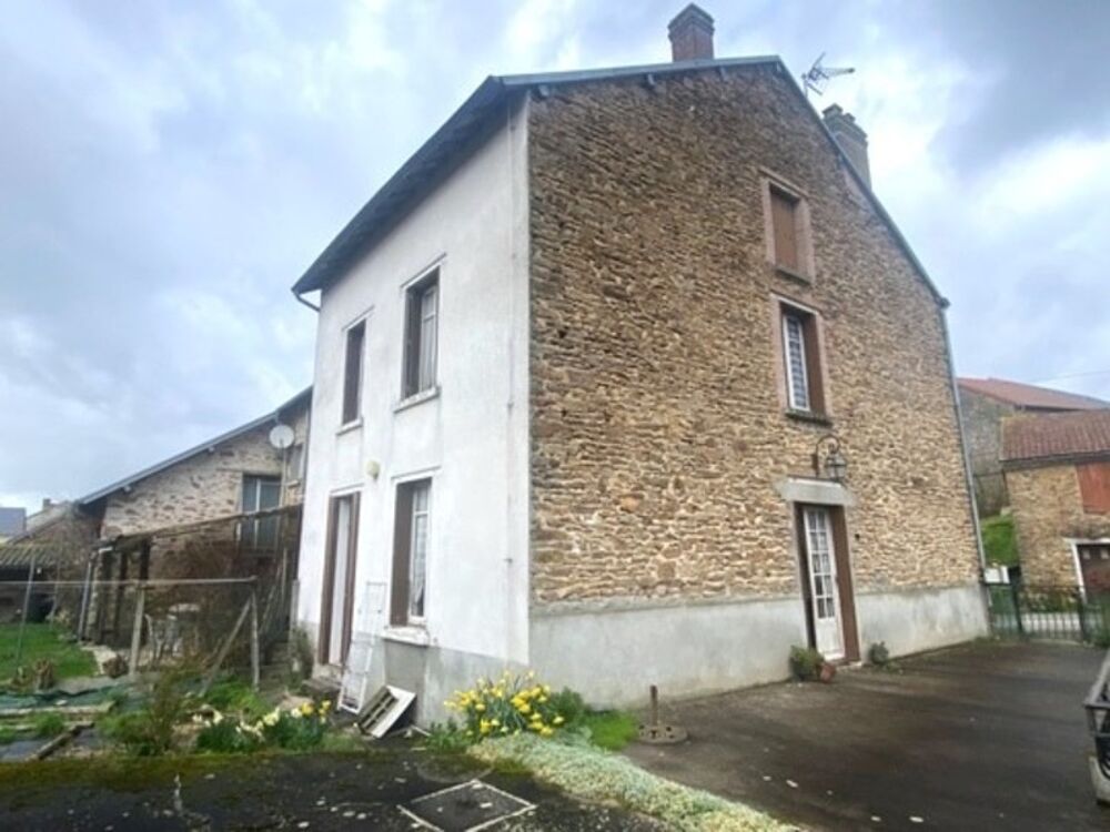 Vente Maison Maison de village, 103m², 3 chambres, terrasse et jardinet avec 2 garages 59 900 € Folles