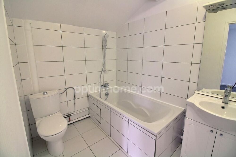 Location Appartement Appartement studio loué meublé de 23 m2 à Carrières sous Poissy au prix de 656 euros C.C. par mois Carrieres sous poissy