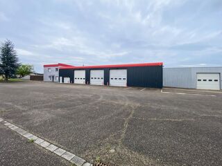  Immeuble à vendre 7 pièces 2100 m²