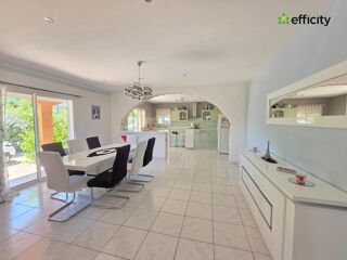  Villa à vendre 8 pièces 245 m²