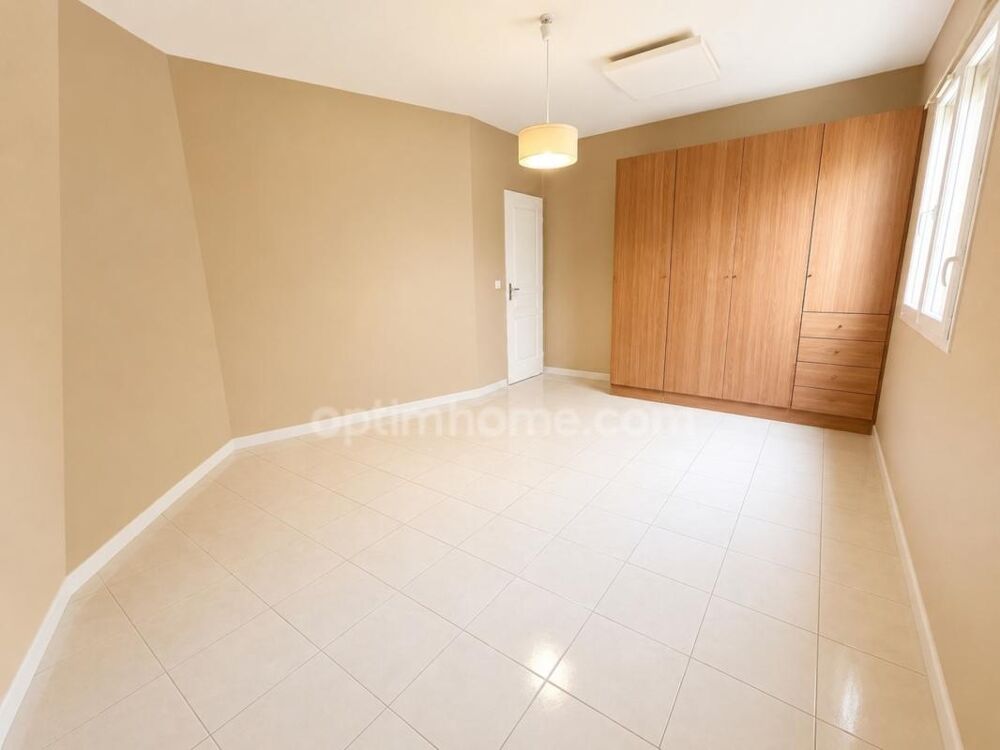 Vente Maison Maison de plain-pied 155 m² avec garage de 92m2, piscine et terrain arboré à MONTAGNAC (34) Montagnac