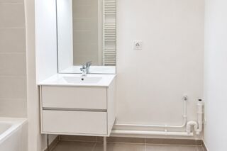 Appartement à louer 3 pièces 60 m²