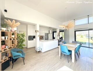  Maison � vendre 10 pi�ces 220 m�