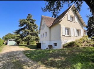 Vente Maison MAISON D'ARCHITECTE DE 175 M² – SOUS-SOL DE 150 M² – TERRAIN DE 2 000 M² – PROCHE CENTRE-VILLE Chatellerault