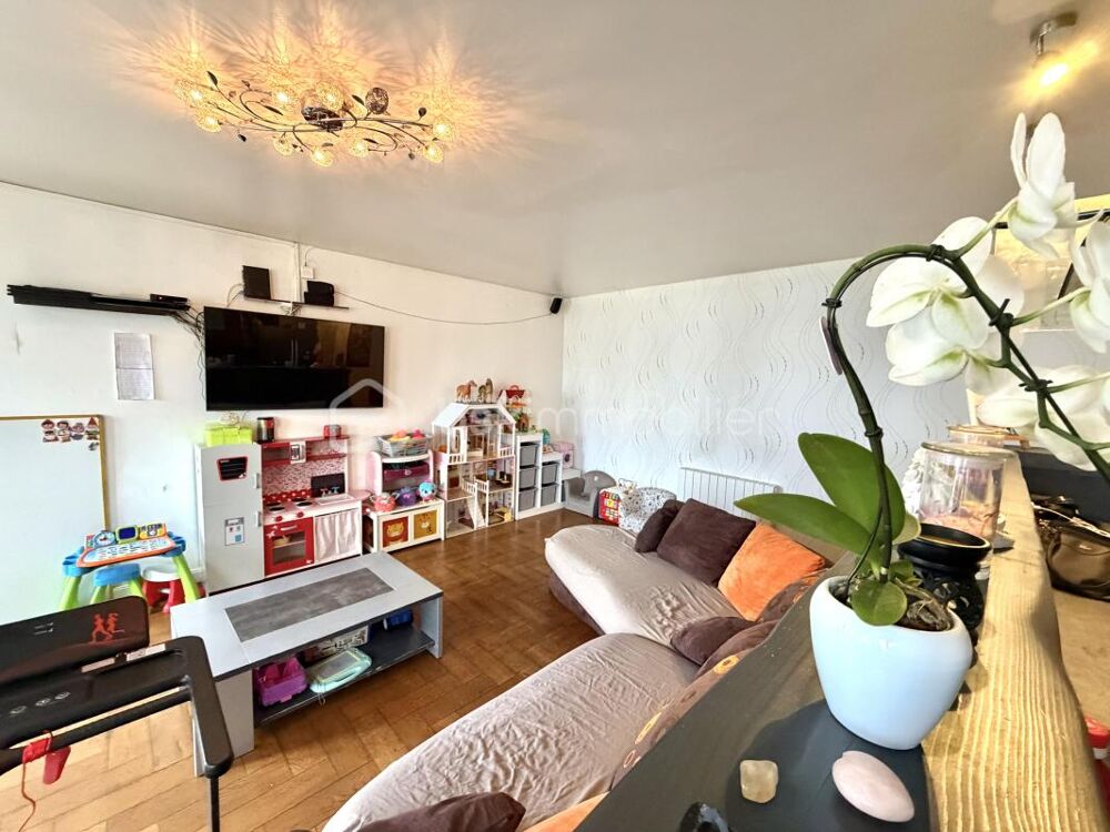 Rouen 76100 quartier MATMUT - appartement T4 - 3 chambres, 3 balcons, un box de stationnement, cave
