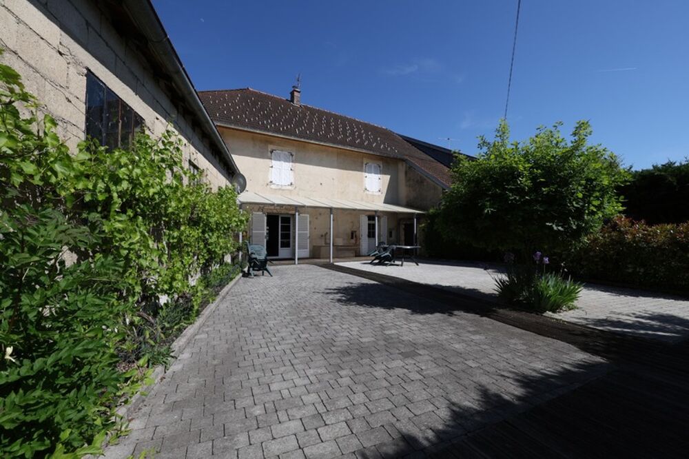 Vente Maison A vendre à SAINT HYMETIERE sur VALOUSE (A 1 heure de Lyon ou de Genève et 35 minutes d'Oyonnax ou de Lons le Saunier) Très belle Saint hymetiere