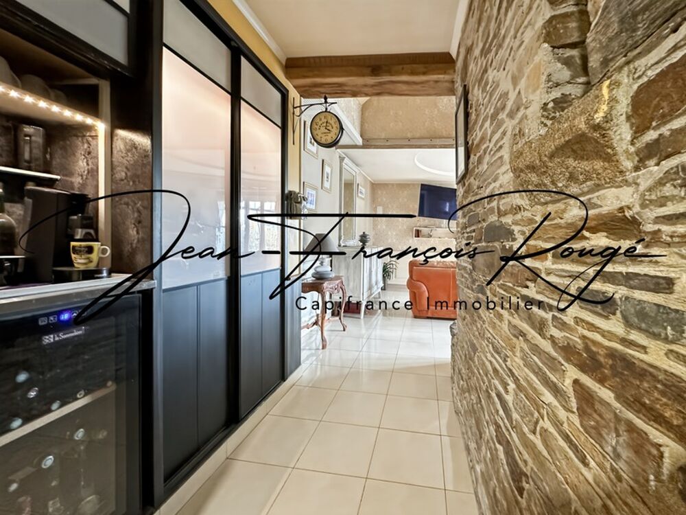 Vente Maison A 5 kilomètres du centre de Saint-Lô, maison de 2004 avec vie de plain-pied et cinq chambres !!! La barre de semilly
