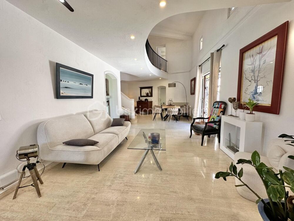 Vente Villa CANNES - PETIT JUAS - A VENDRE -  VILLA DE CHARME 177m2 - JARDIN, PISCINE CHAUFFÉE, DOUBLE GARAGE - AU CALME A 10MIN DE LA CROIS Cannes