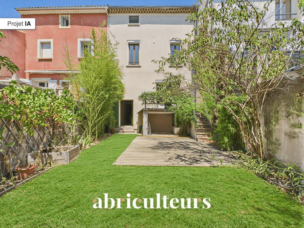 Maison de village avec jardin, garage, cave et grenier aménageable à Saint-Cannat