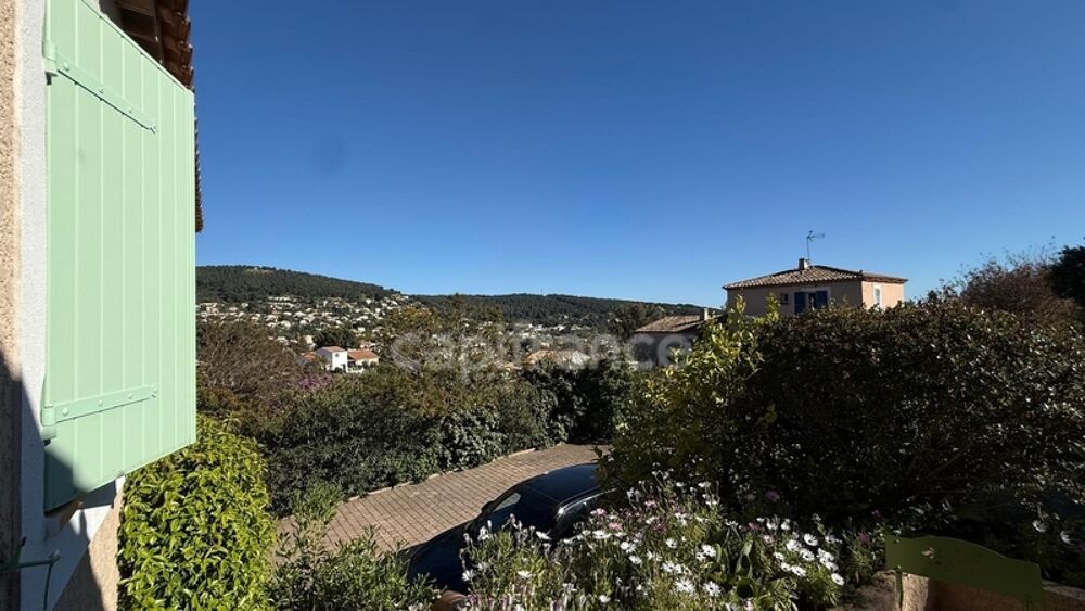 Ceyreste charmante maison de plain pied de 130 M2, 3 chambres, garage, piscine sur un terrain de 1 600 M2