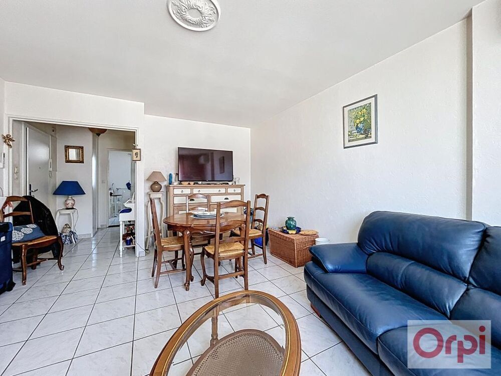 Appartement À Vendre grand T2 dernier étage avec garage