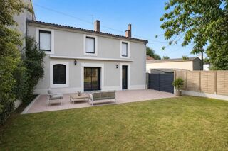  Propriété/château à vendre 8 pièces 156 m²