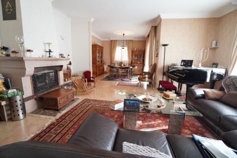   Varois et Chaignot, dans une rue tr�s au calme Villa - 6 pi�ce(s) - 175 m�