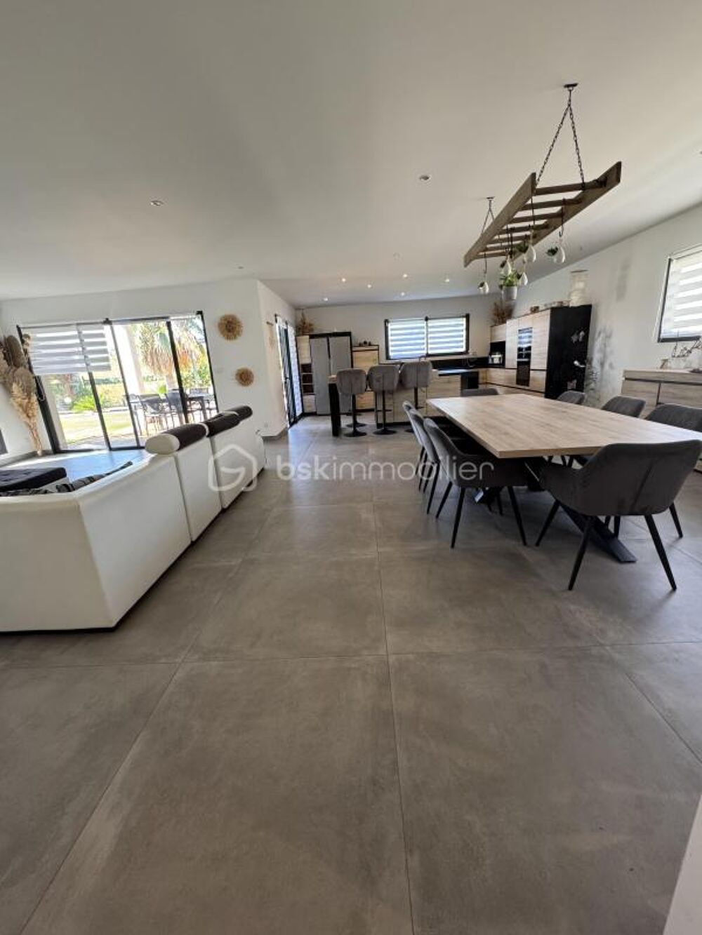 34370 MARAUSSAN - VILLA 2023 - PLAIN PIED - 163m2 - TERRAIN 1040m2 - DOUBLE GARAGE - PISCINE - POOL HOUSE -
