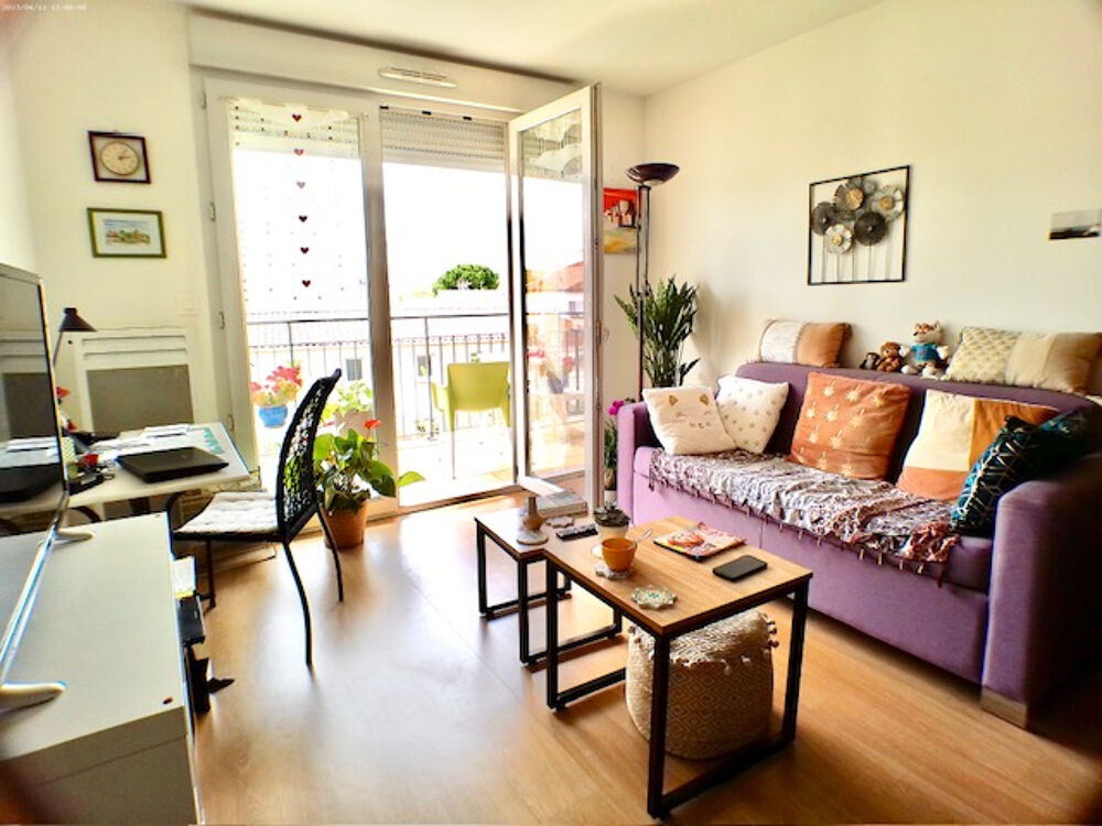 Pezenas appartement 2 pièces loué meublé avec balcon et parking