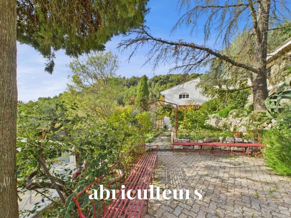 Maison 7 pièces 223 m² · à Cantaron · 223 m² · 695 000 €