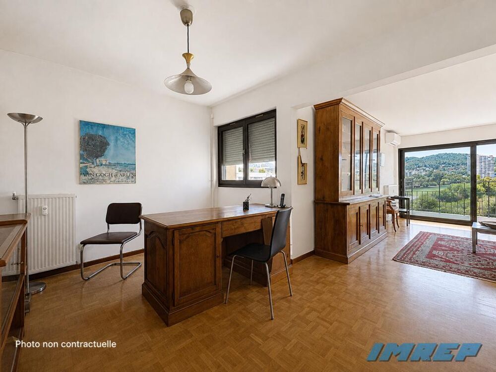 Vente Appartement Marseille 13009 –Joseph Aiguier – T3/4 en étage élevé avec terrasse, vue dégagée, parc et cave Marseille 9