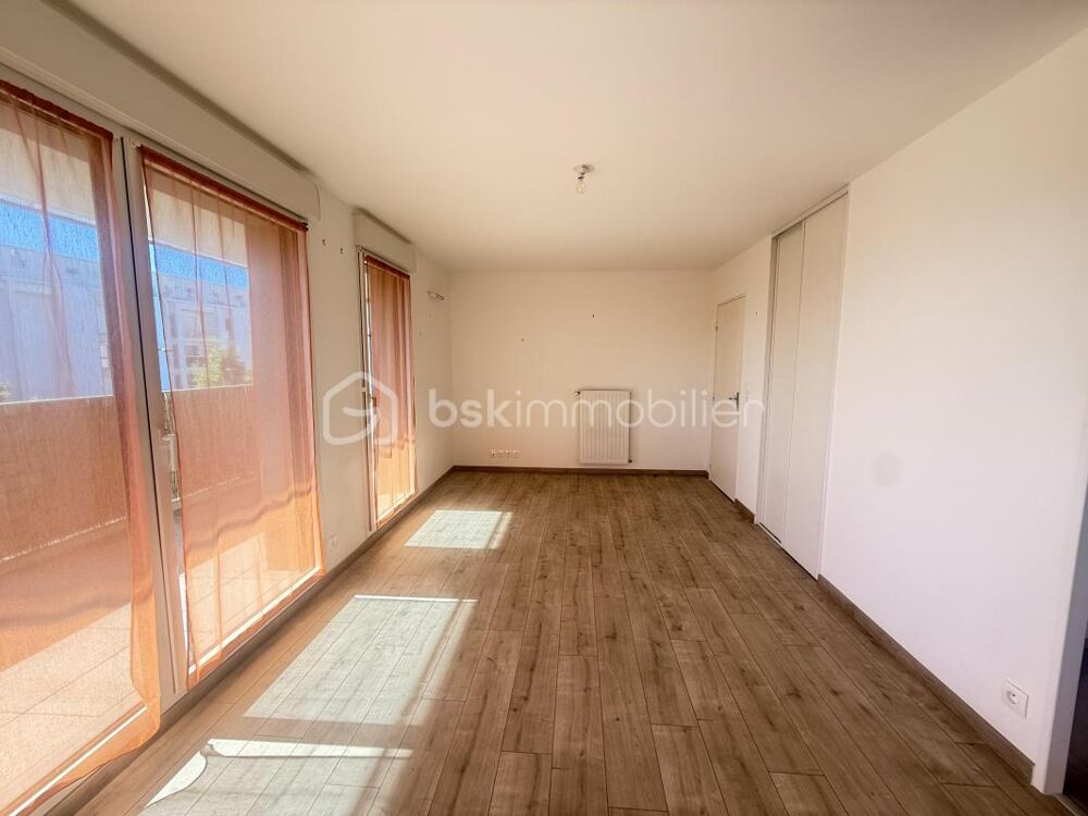 Vente Appartement Appartement T2 de 50 m² à Vezin-le-Coquet- Balcon et parking Vezin le coquet
