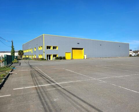 Entrep&ocirc;t /batiments industriels/ logistique 3400 m&sup2; 18400 72000 Le mans