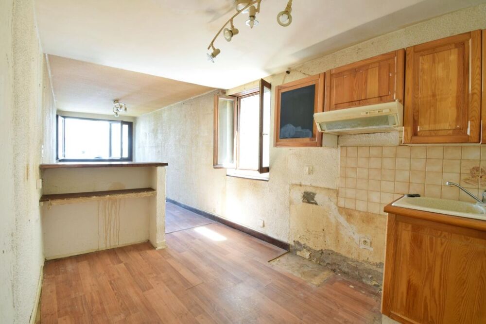 *** EXCLUSIVITE *** MAISON DE VILLE AVEC PETIT GARAGE ET CAVE - A RENOVER *** BILLOM 63160 ***