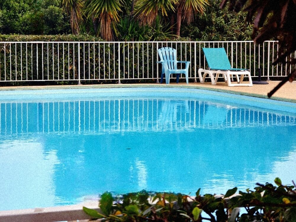 Appartement T2 dans résidence avec piscine et pieds dans l'eau
