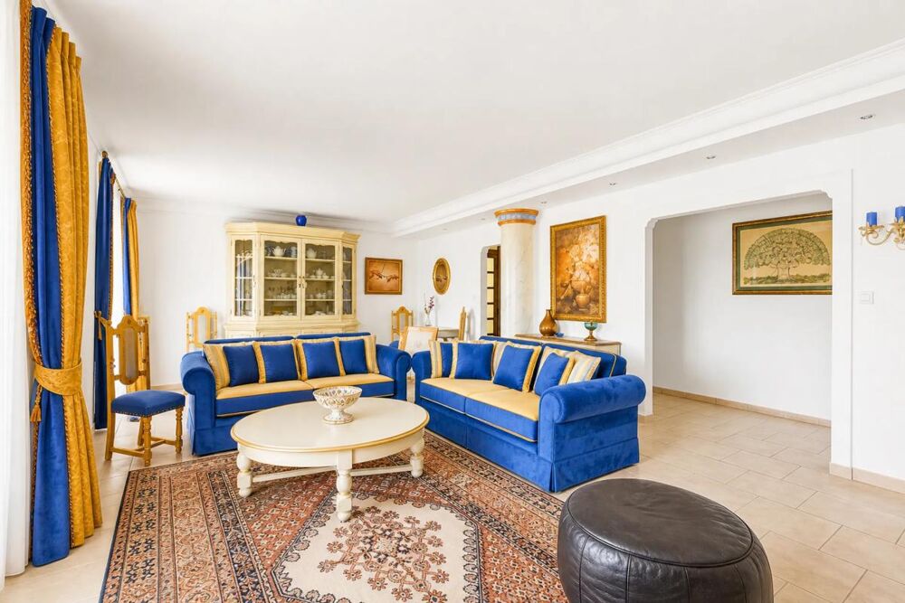 Maison 7 pièces de 238 m² à Gignac-la-Nerthe