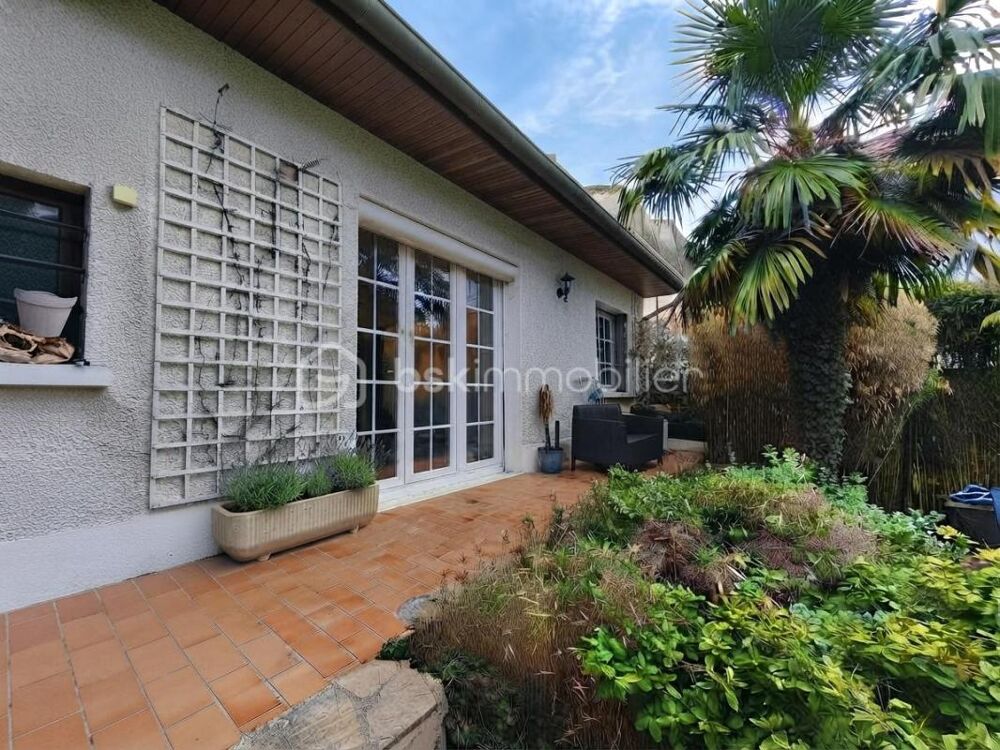 Vente Maison MAISON FAMILIALE DE 145 M² – 5 CHAMBRES – JARDIN – GARAGE – PONTAULT-COMBAULT Pontault combault