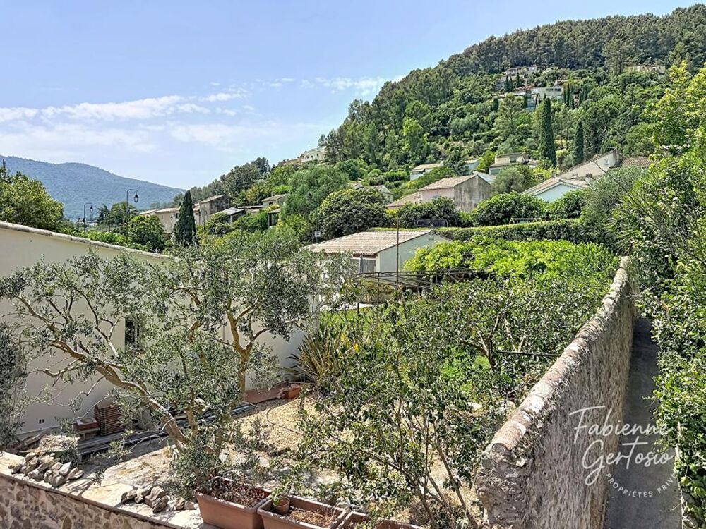 Solliès-Toucas ! maison de village de 85m2
