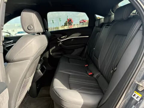 Q8 Sportback 50 e-tron quattro S line 2025 occasion 33000 Bordeaux