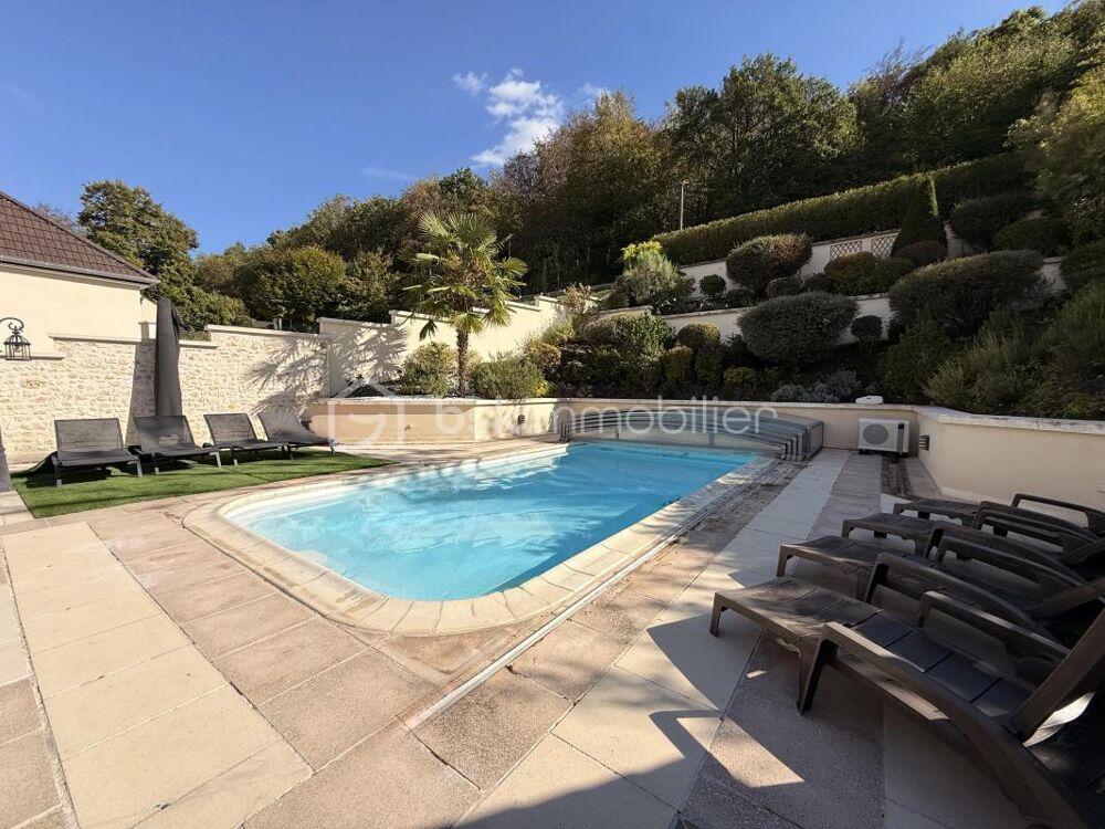 Villa dexception 360 m² avec piscine chauffée