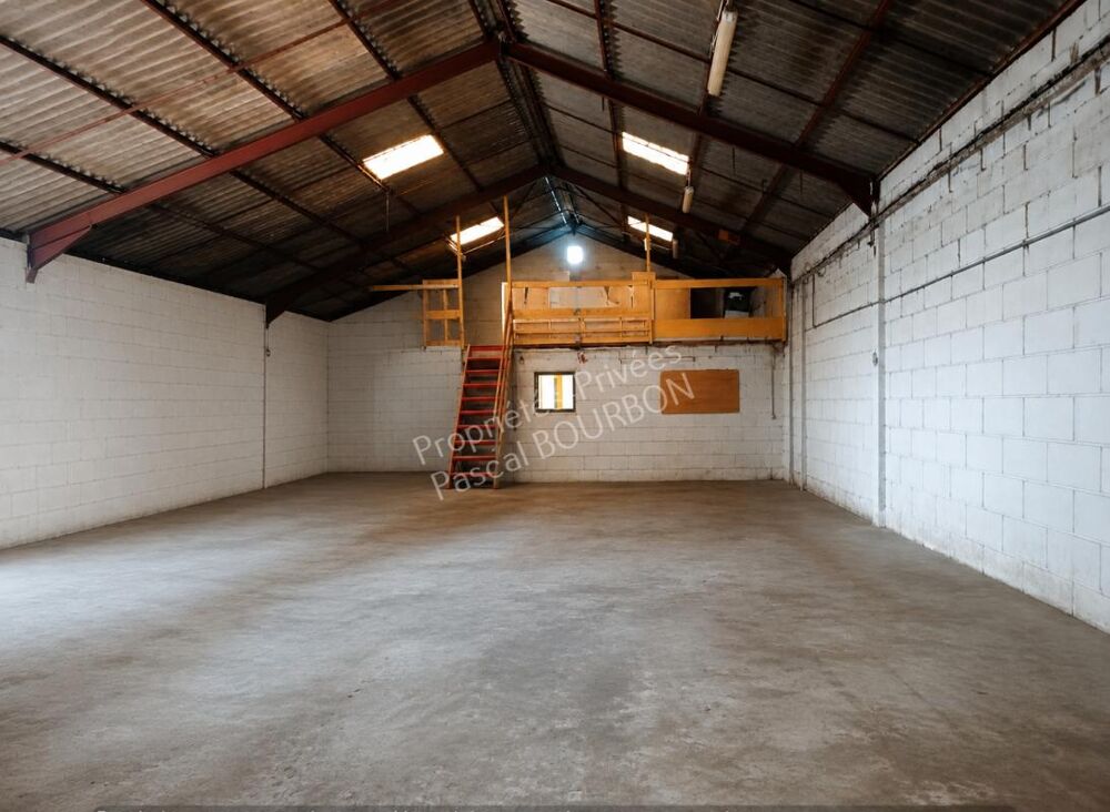 Vente Parking/Garage Hangar de 200m² et deux bureaux extérieurs à Limoux sur 1000m² Limoux