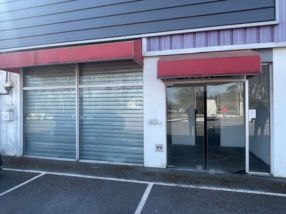   Dpt Hautes Pyrénées (65), à louer TARBES Local commercial 