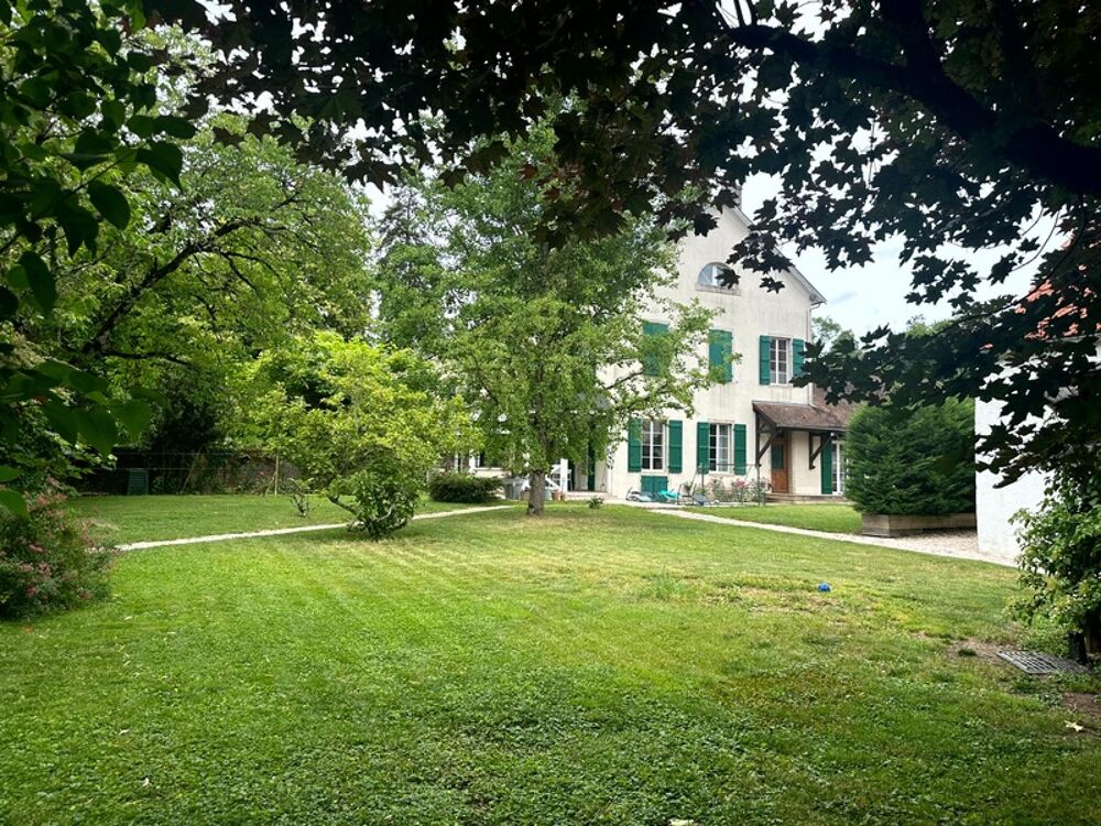 ELEGANTE PROPRIETE AVEC PISCINE, GÎTE INDÉPENDANT ET ESPACE PROFESSIONNEL  POUILLY-EN-AUXOIS CENTRE