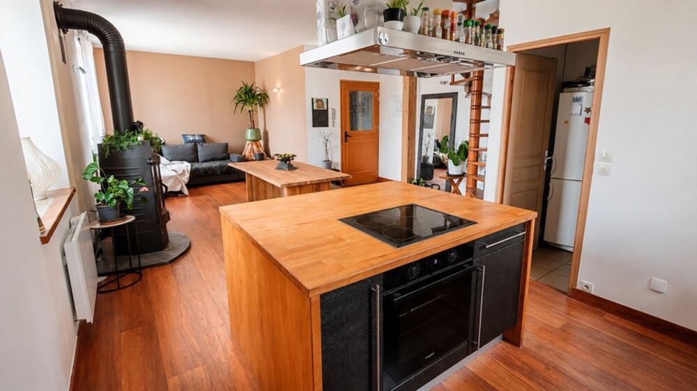 Duplex T3 lumineux avec espace bureau  Dernier étage  Faibles charges  Centre-ville