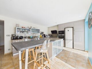  Maison  vendre 5 pices 230 m