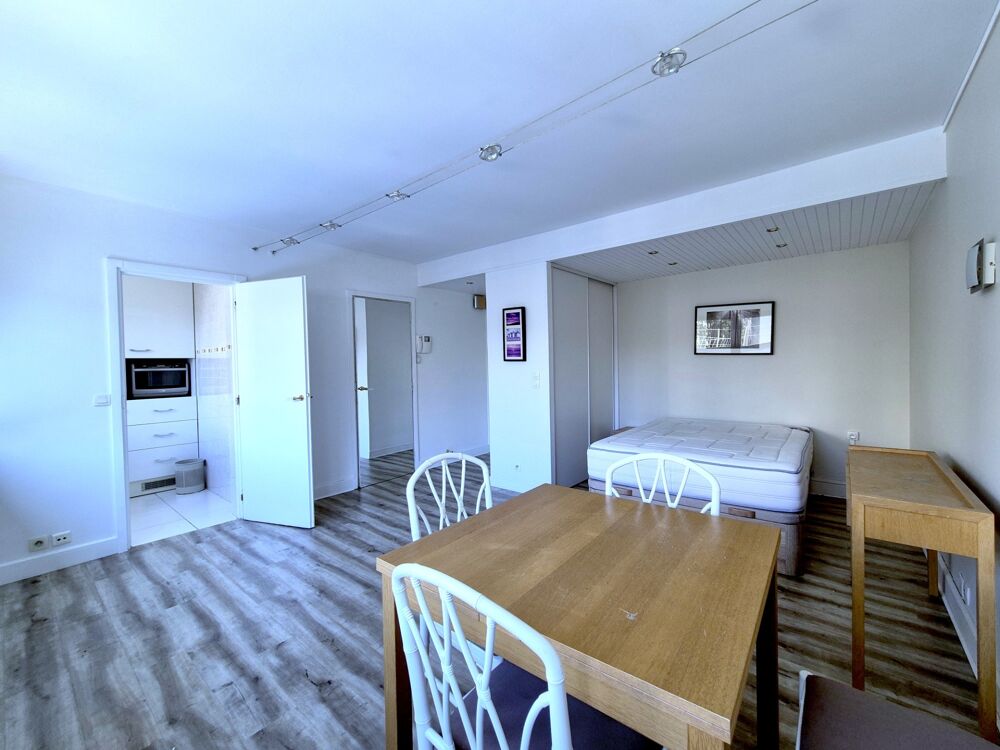 Appartement à vendre studio COURBEVOIE (92) proche quartier d'affaire de la Défense