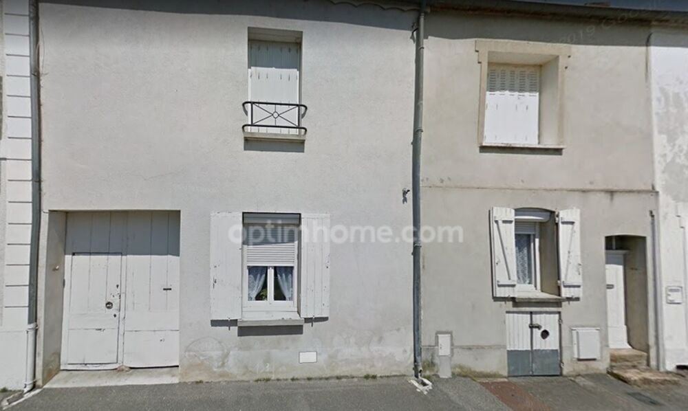 Donnemarie Dontilly, maison de ville avec jardin, 2 granges et garage