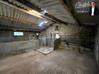  Remise / Grange à vendre 3 pièces 144 m²