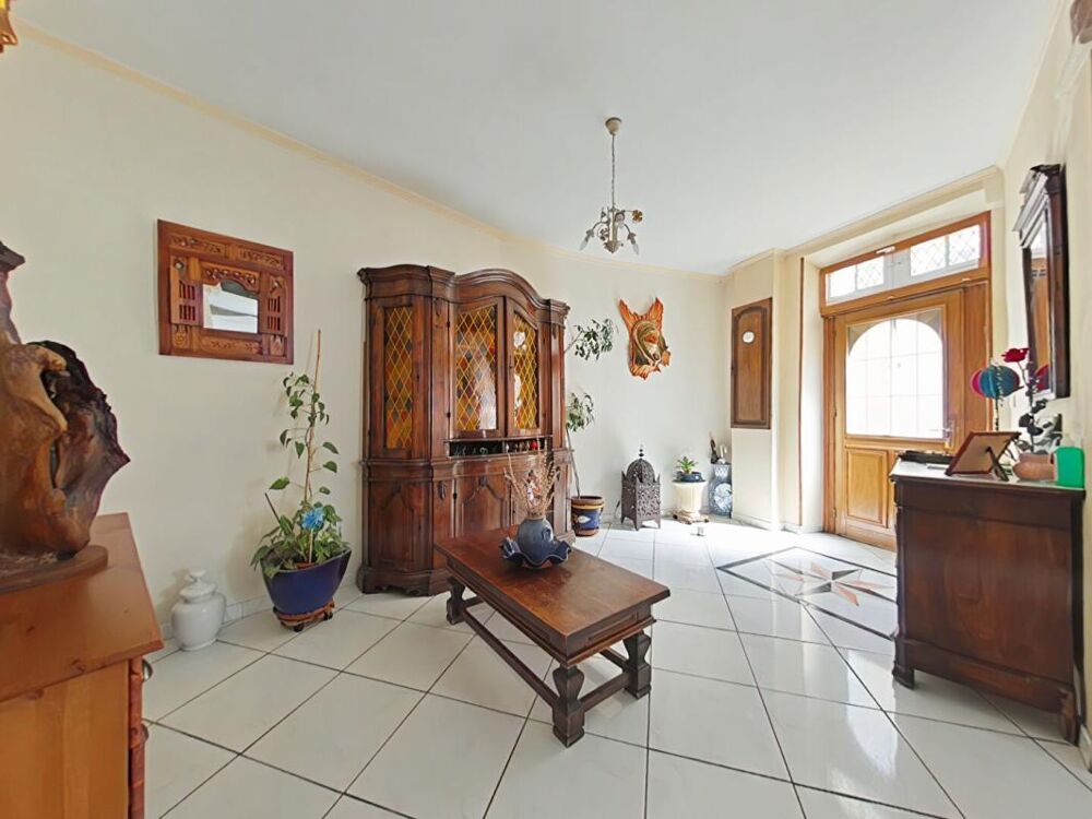 Maison Quarante 7 pièce(s) 280 m2